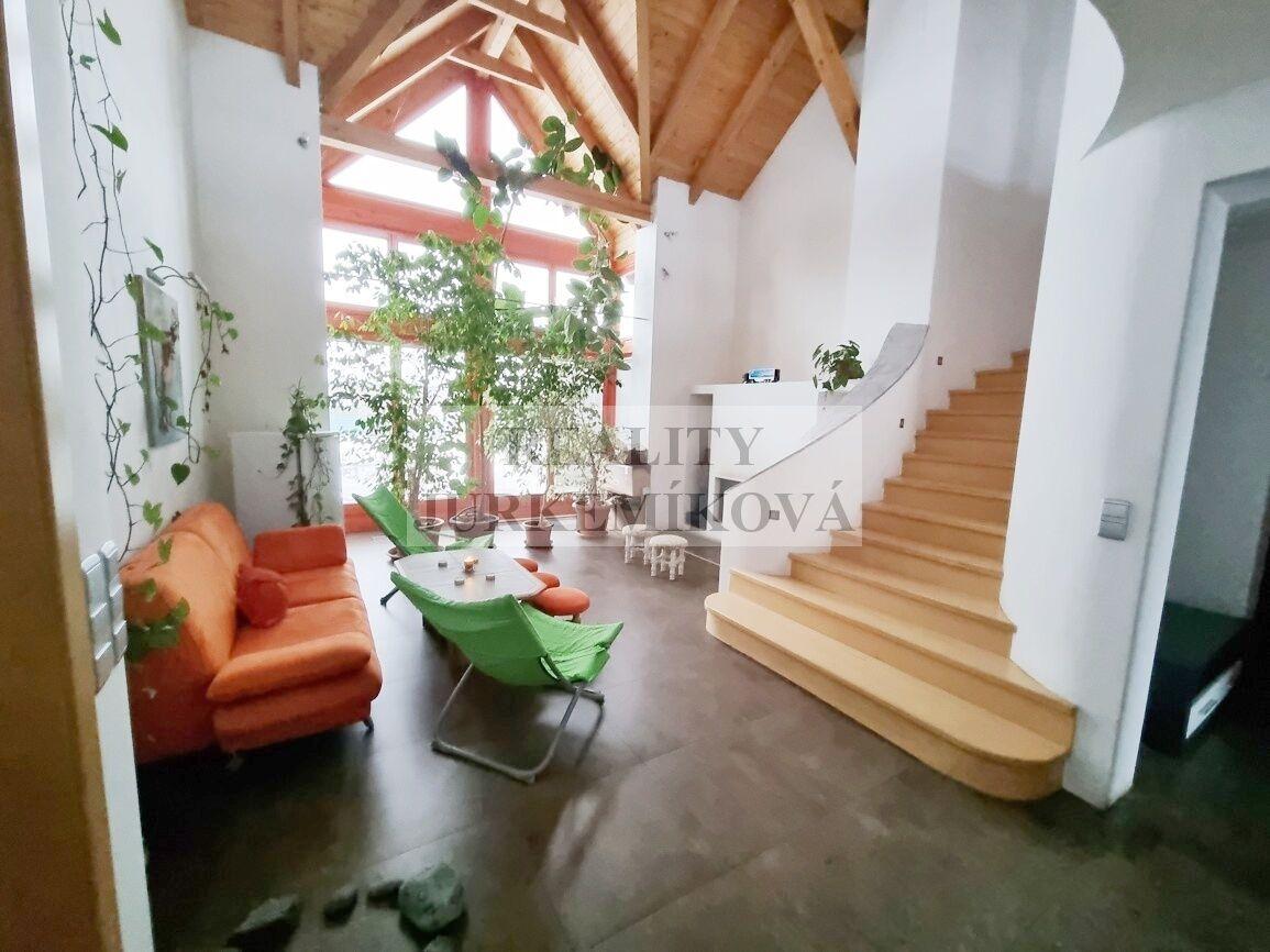 Pronájem zařízeného 1+kk v RD se zahradou – Rožnov u ČB