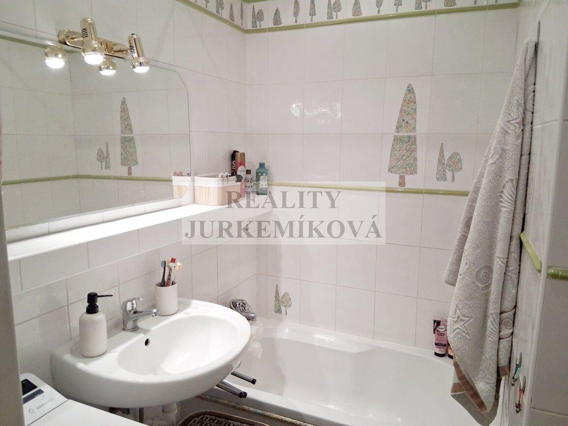 Pronájem bytu 2+kk s lodžií – Praha 4, Modřany