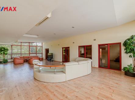 dsc1728-hdr.jpg | Prodej - obchodní prostor, 654 m²