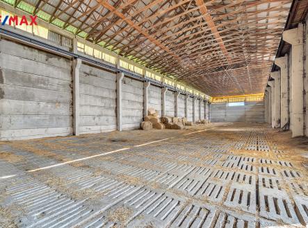 dsc08515-kopie-1.jpg | Prodej - skladovací prostor, 1 400 m²