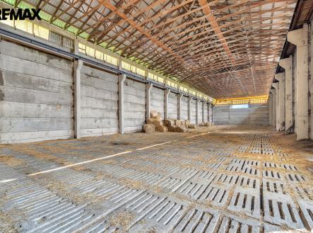 dsc08515-kopie-1.jpg | Prodej - skladovací prostor, 1 400 m²