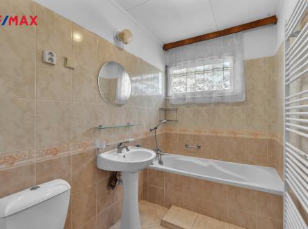koupelna + WC | Prodej - dům/vila, 184 m²