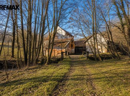 chatgpt-image-22.5.2026-13-04-28.jpeg | Prodej - dům/vila, 614 m²