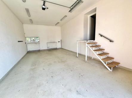 Pronájem - skladovací prostor, 37 m²