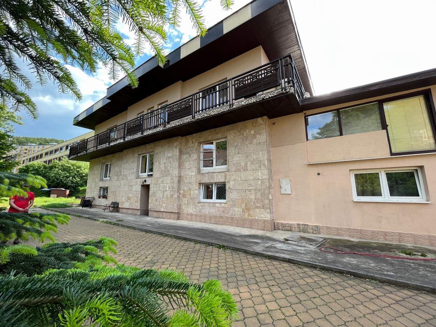 Prodej nájemního domu, dvou RD a stavebního pozemku, Brno - Jundrov