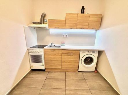 Pronájem bytu, 1+kk, 32 m²