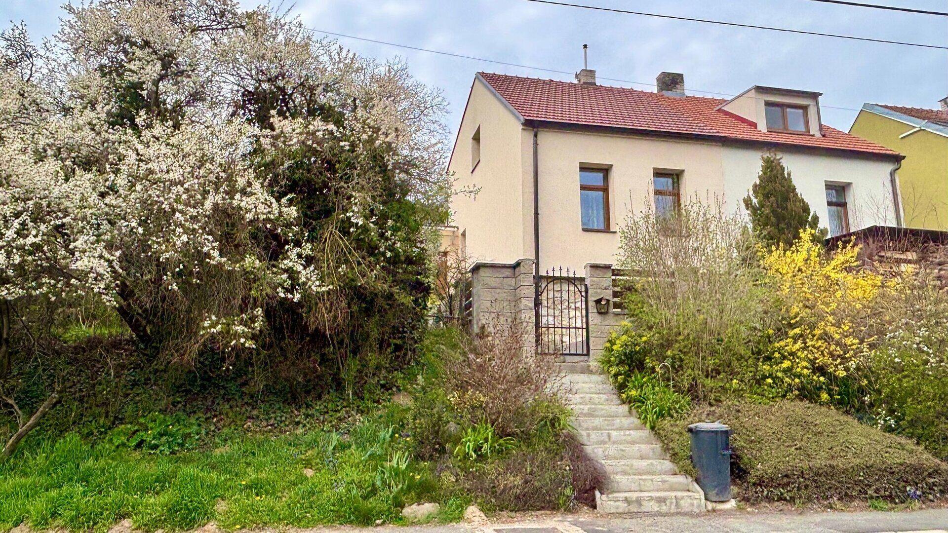 Prodej RD 3+KK s terasou a zahradou 450m2,  Řícmanice
