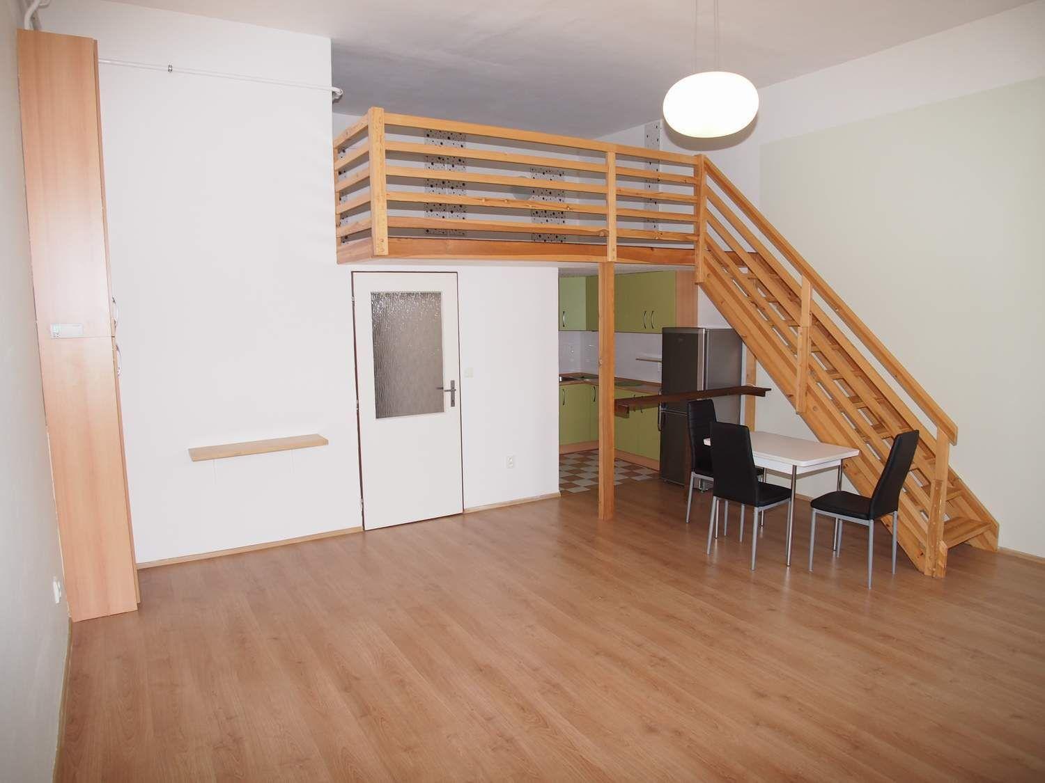 Pronájem bytu 1+kk s patrem, 50m2, Brno - Zábrdovice