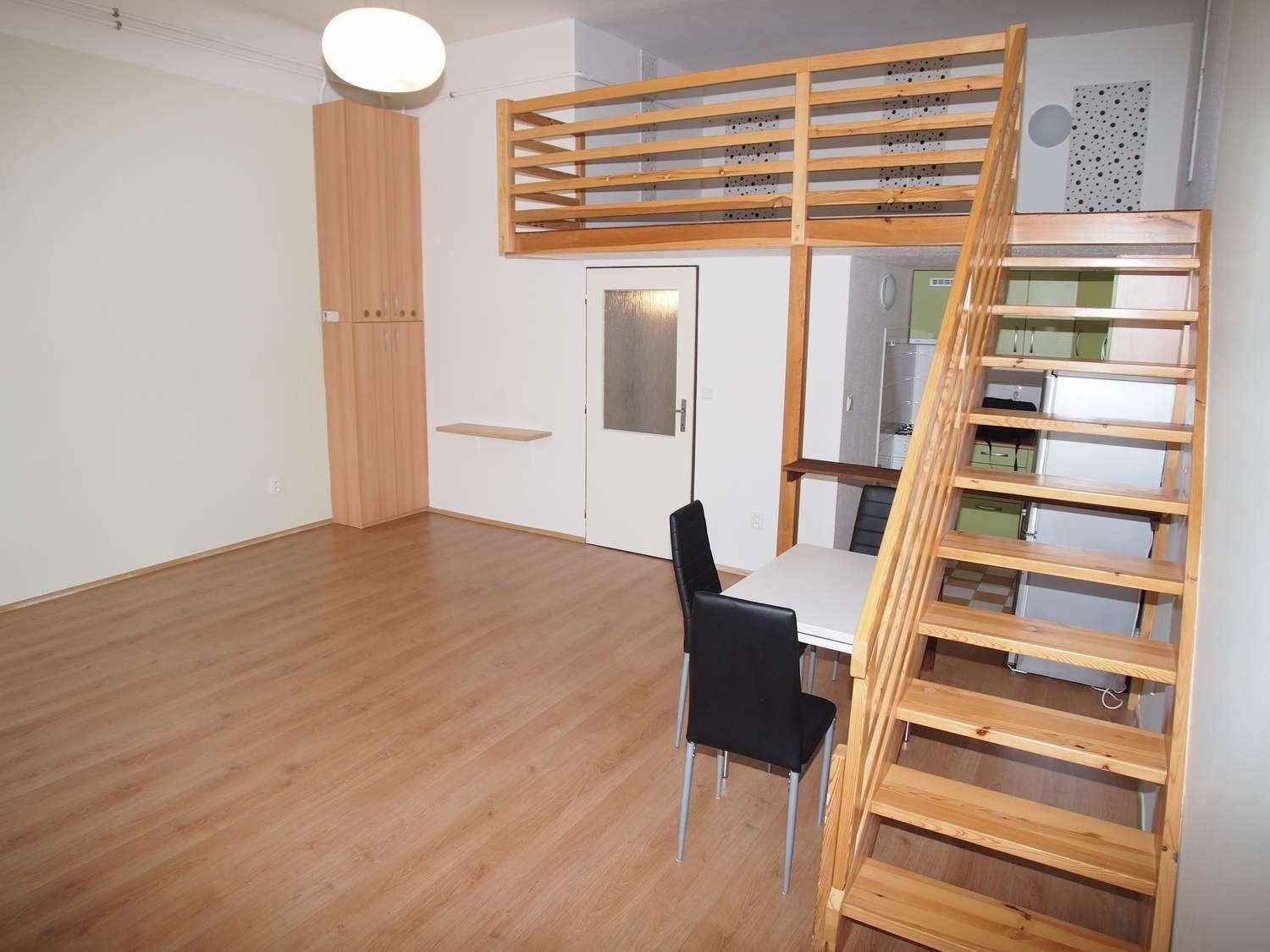 Pronájem bytu 1+kk s patrem, 50m2, Brno - Zábrdovice