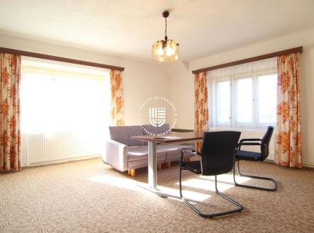 Obývací pokoj druhé patro | Prodej - dům/vila, 383 m²