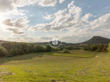 220601-tha-ranc-trebusin-228-hdr.jpg | Prodej - zemědělský objekt, 127 000 m²