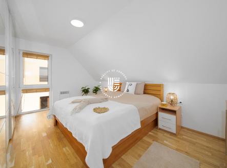 vnitrni-foto-nymza-stranka-01.jpg | Prodej - dům/vila, 120 m²