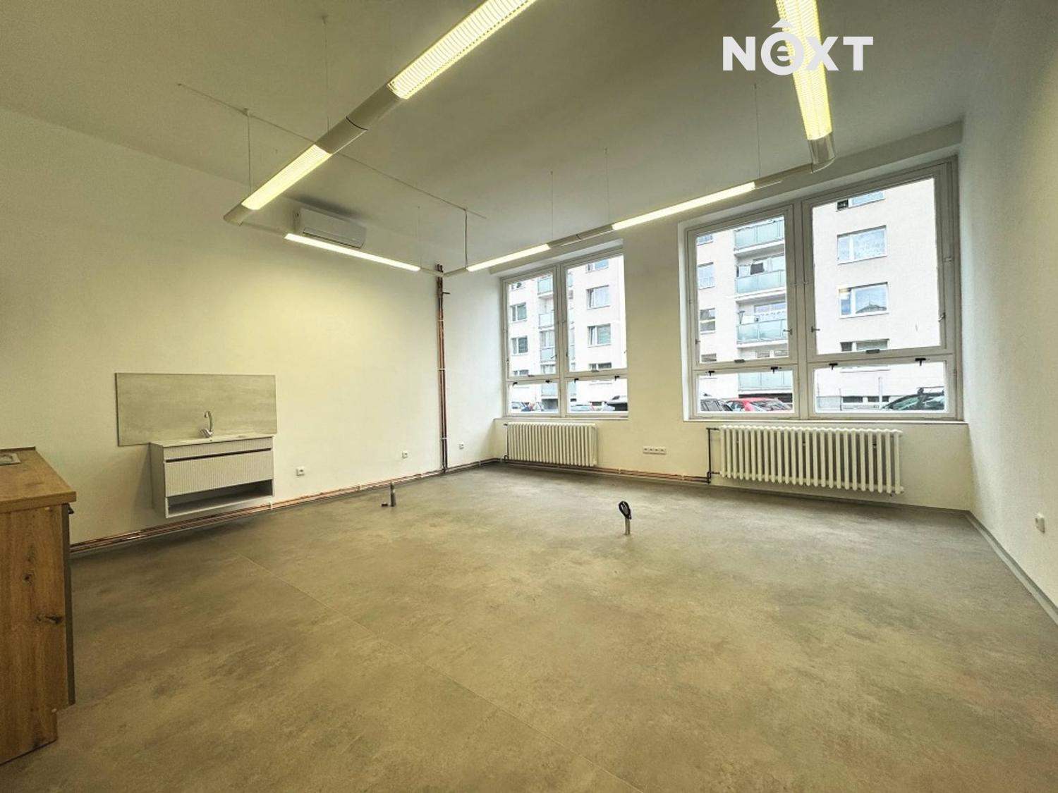 Pronájem komerční Obchodní prostory, 30㎡