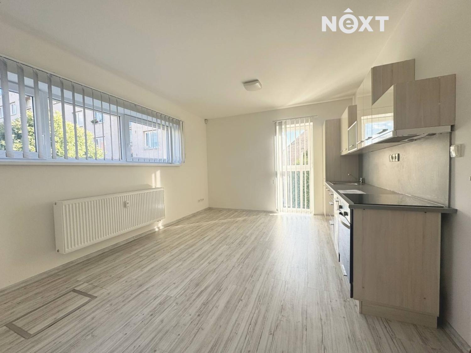 Pronájem komerční Obchodní prostory, 52㎡