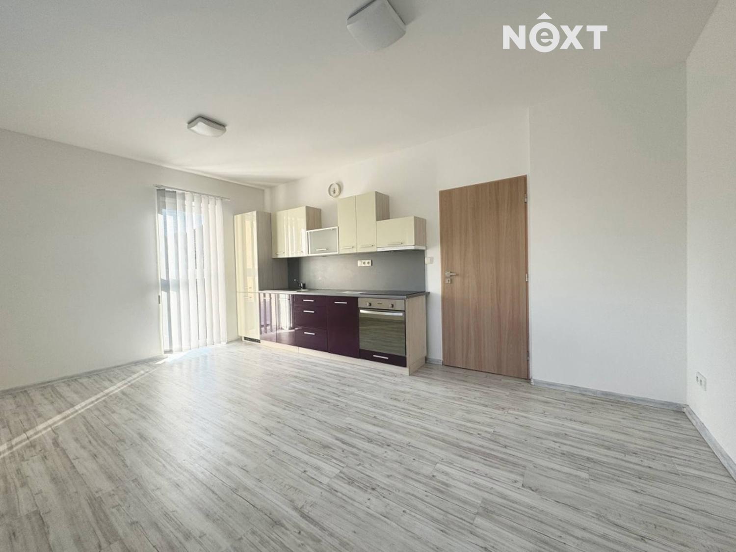 Pronájem komerční Obchodní prostory, 52㎡