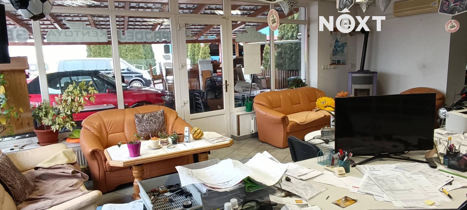 Pronájem komerční Obchodní prostory, 1 298㎡