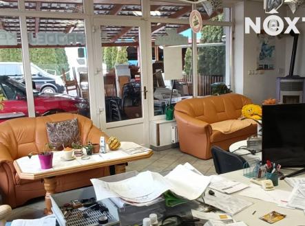 Pronájem - komerční objekt, obchodní centrum, 1 298 m²