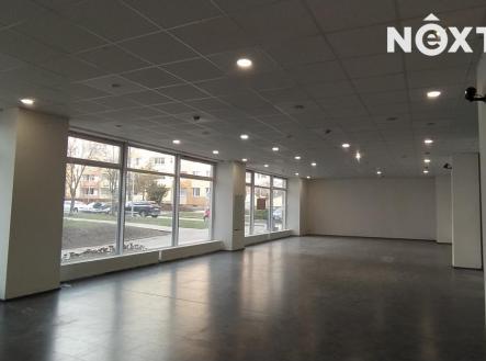 Pronájem - komerční objekt, obchodní centrum, 1 000 m²