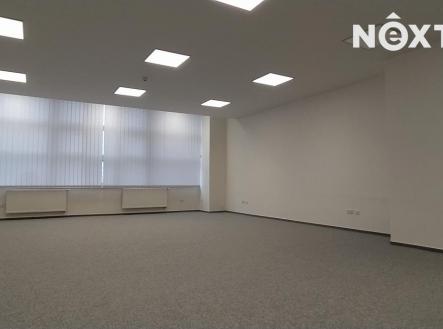 Pronájem - kanceláře, 82 m²