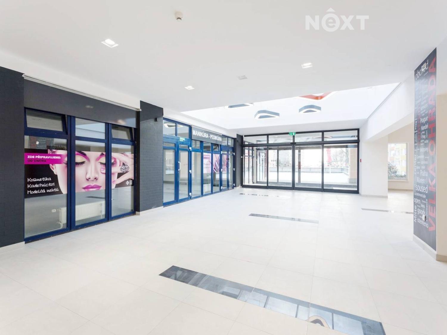 Pronájem komerční Obchodní prostory, 102㎡