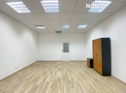 Pronájem - kanceláře, 104 m²