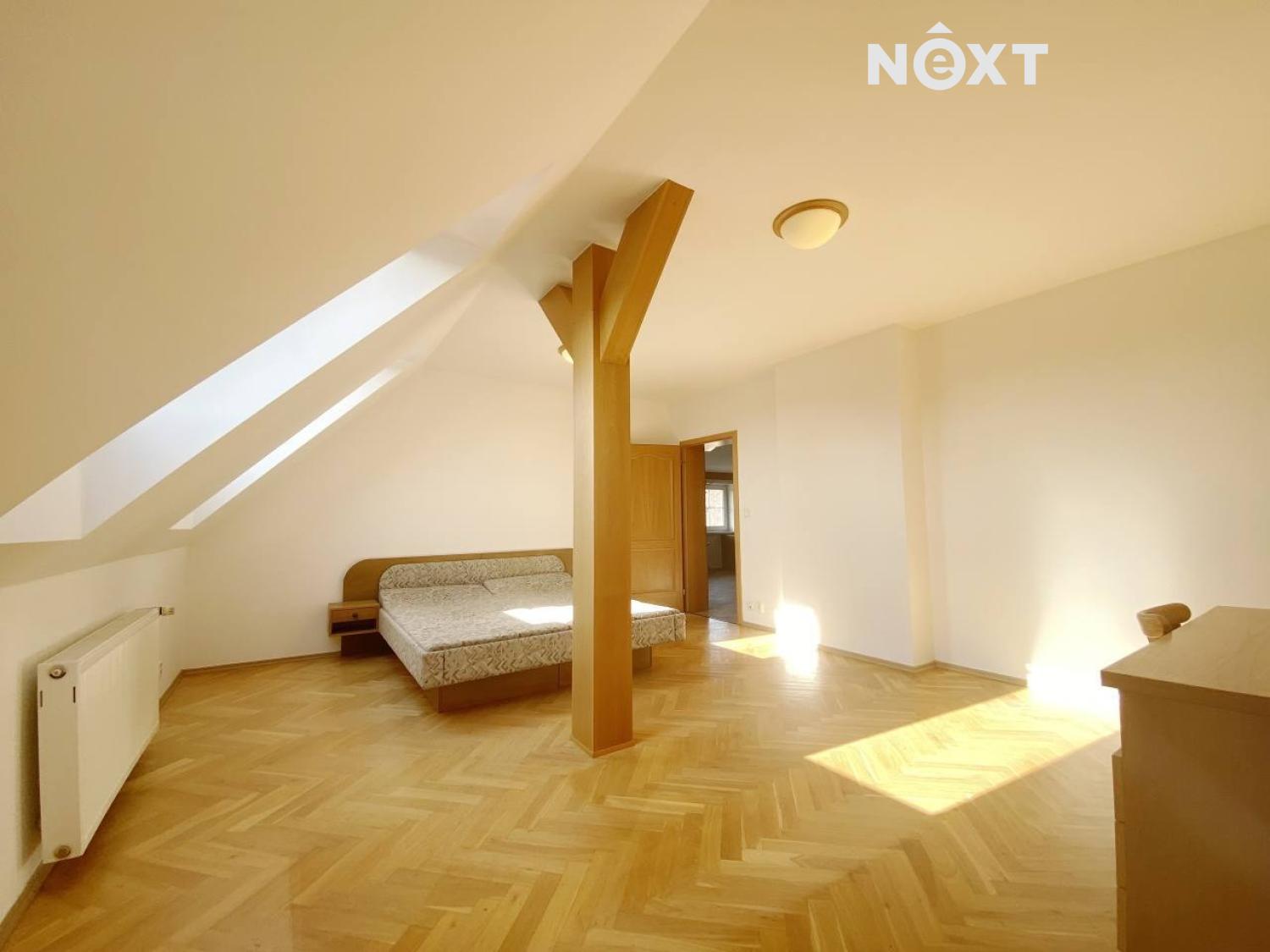 Pronájem byt 6 a více, 180㎡