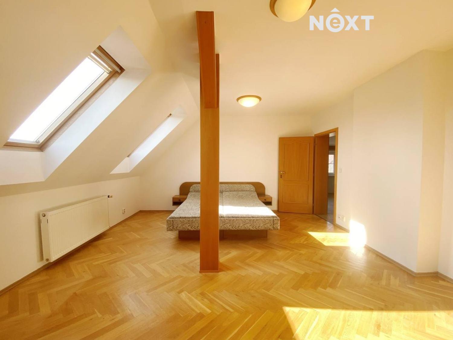 Pronájem byt 6 a více, 180㎡