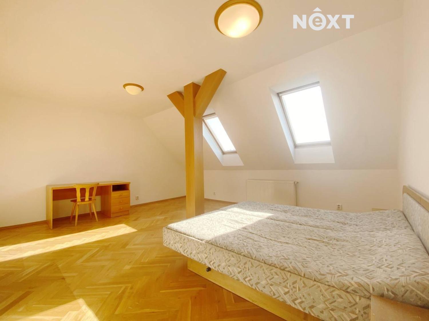 Pronájem byt 6 a více, 180㎡