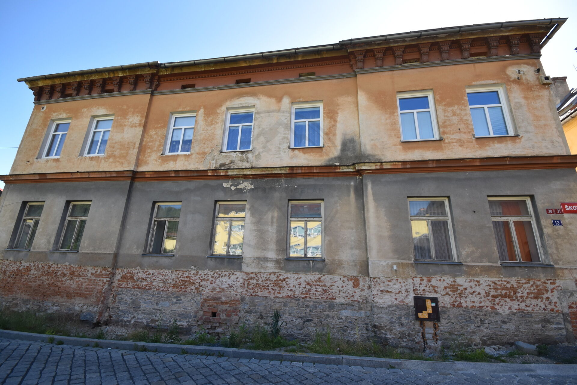 Pronájem podkrovního bytu 2+KK v cihlovém domě  na ulici Školní v Jeseníku