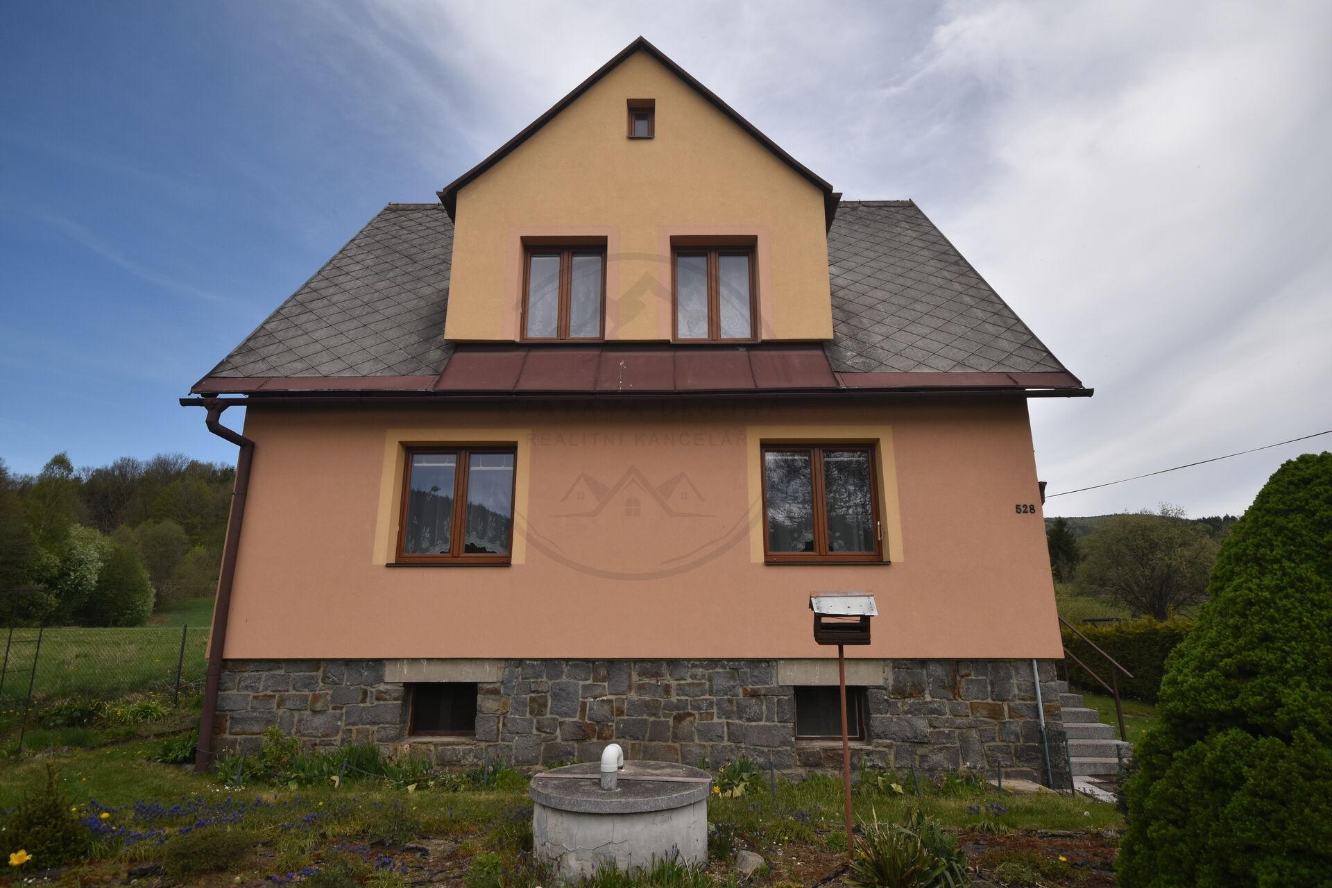 Prodej rodinného domu se zahradou a garáží – Lipová-lázně