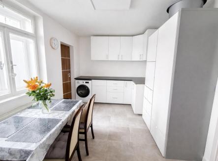 kuchyne1.jpg | Prodej - dům/vila, 350 m²
