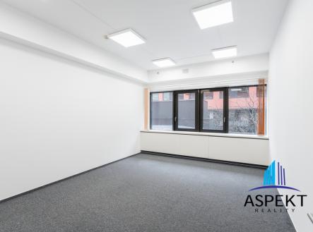 dma00401-hdr.jpg | Pronájem - kanceláře, 27 m²