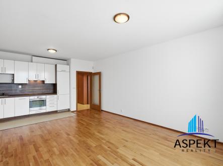 010.jpg | Pronájem bytu, 2+kk, 61 m²