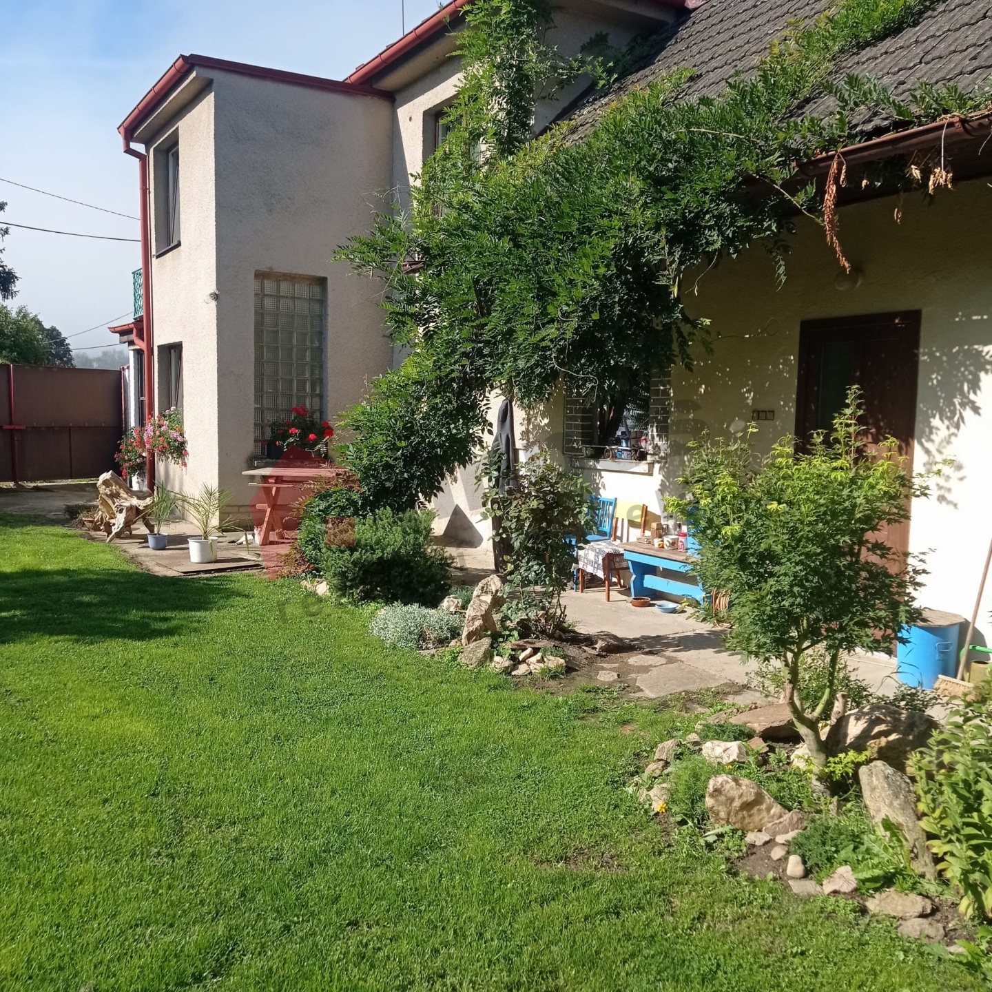 Prodej poetické usedlosti s pozemkem 4869 m2 v Kondraci u Vlašimi, okres Benešov u Prahy.