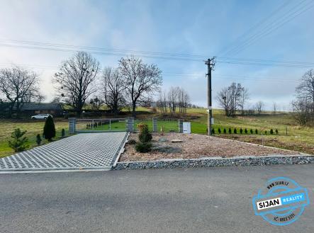 Vjezd na pozemek s posuvnou bránou | Prodej - pozemek pro bydlení, 800 m²