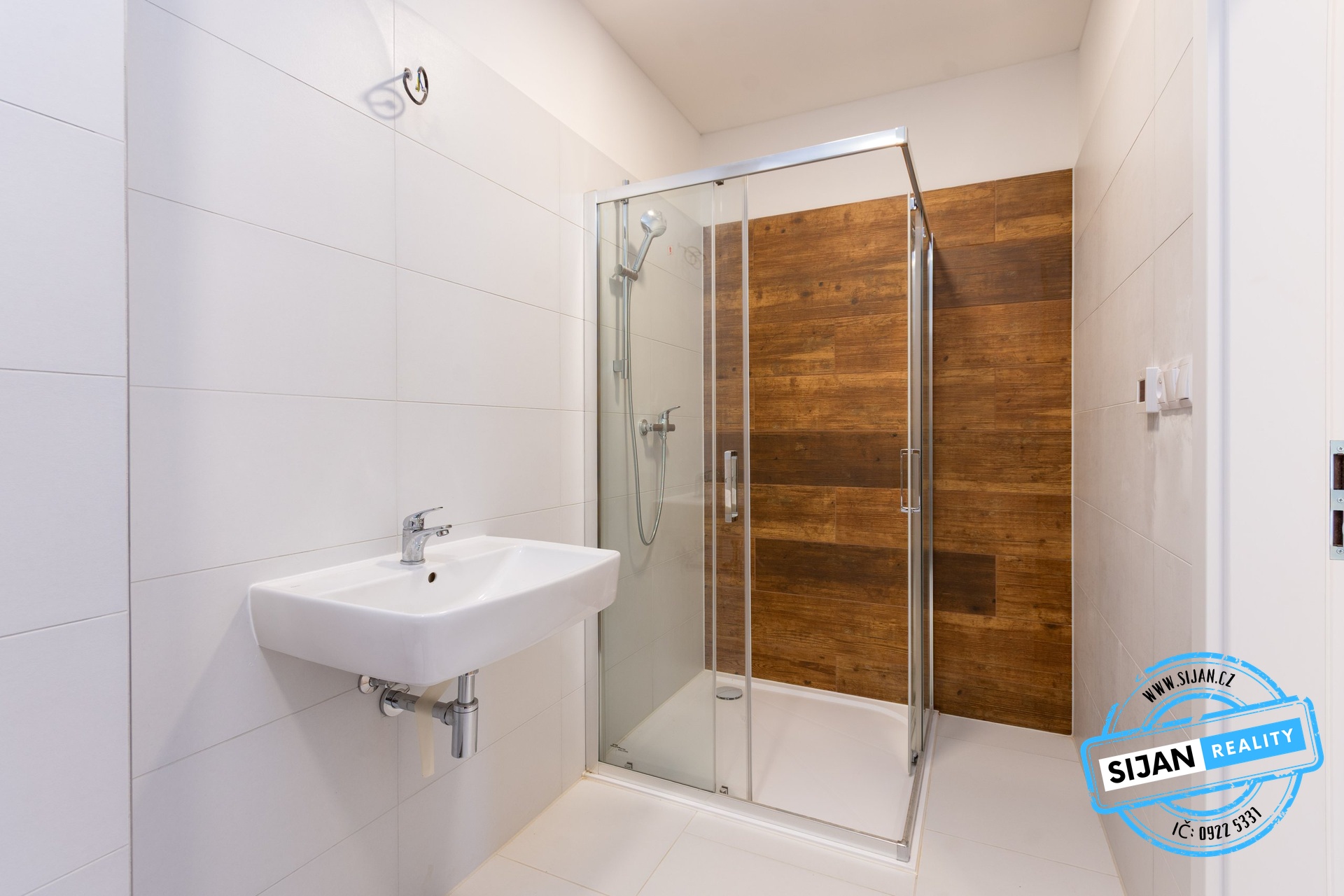 Prodej bytu 3+kk v Olomouci - koupelna