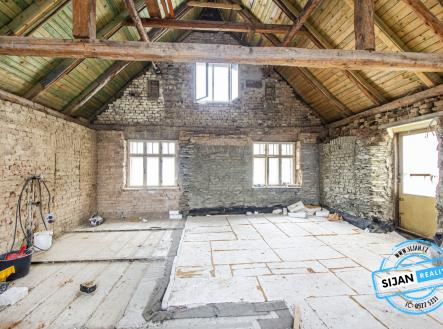 Prostor pro obývací pokoj s kuchyňským koutem | Prodej - chata/rekreační objekt, 141 m²