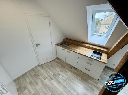Pronájem podkrovního bytu v Opavě | Pronájem bytu, 1+1, 50 m²