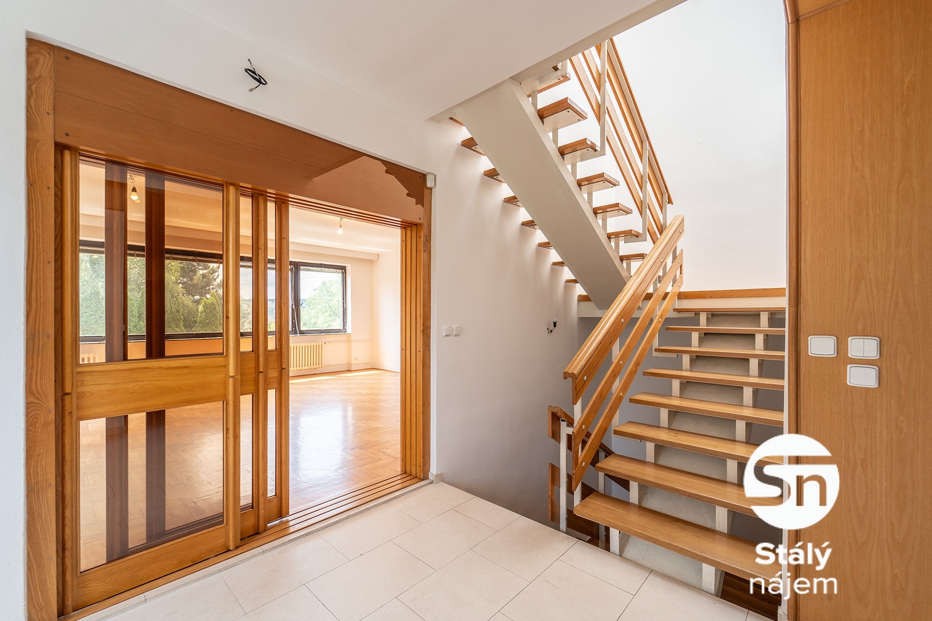 Prodej, rodinný dům, 280 m2 - Praha 5, Smíchov, ul. Zdíkovská