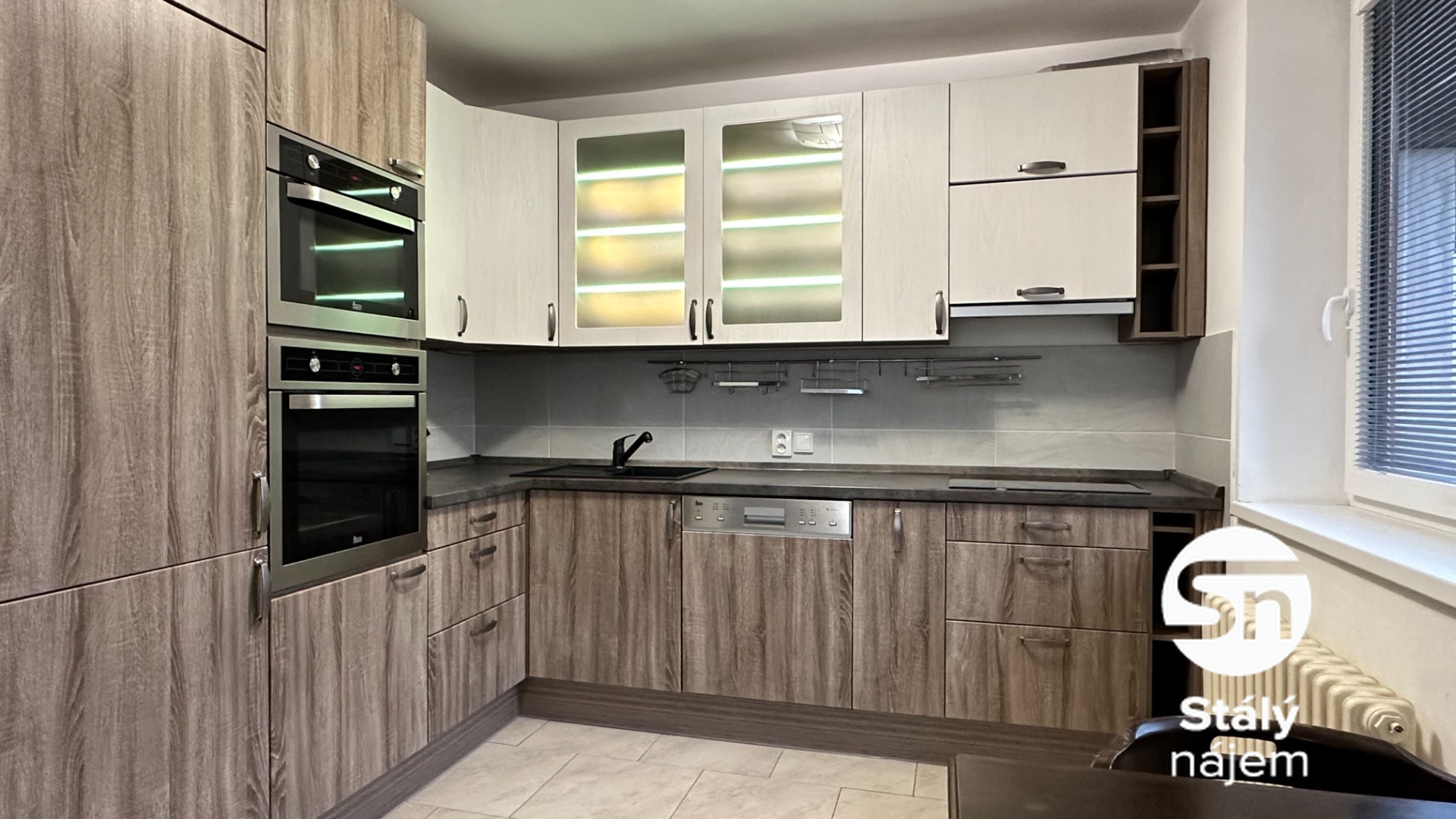 CBB37B67-8191-4CF1-B989-105F23BA84BA