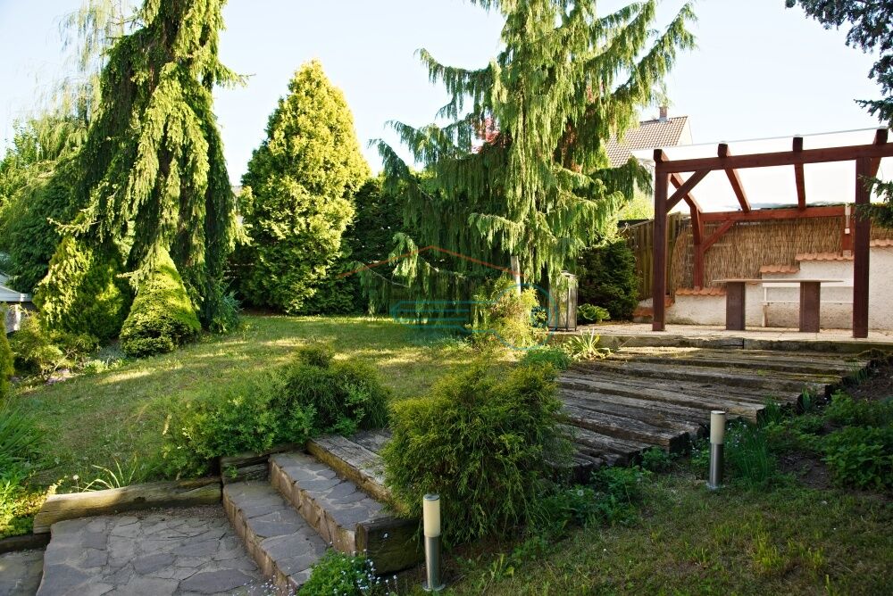 Prodej luxusního domu 6+1, garáž, Hoštice u Vodochod