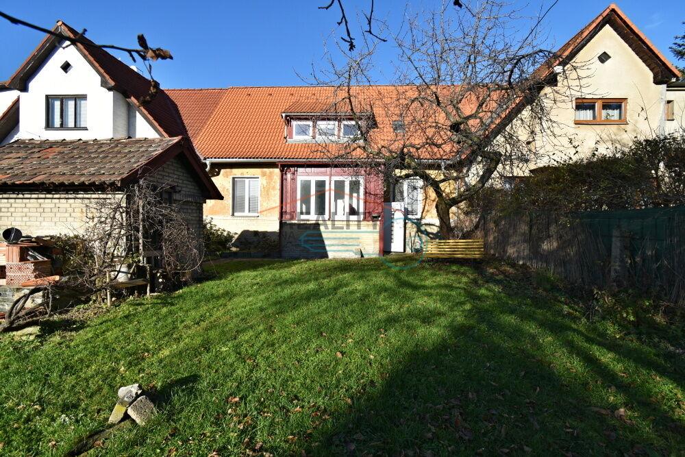 Pronájem řadového, patrového RD, Praha 3-Žižkov