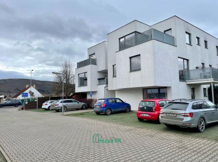 Prodej byt 2+kk/ balkon 65m2, OV,,ul. Karlštejnská, Lety, okr. Praha - západ