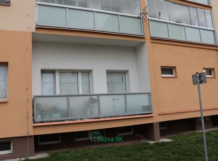 Pronájem - obchodní prostor, 98 m²