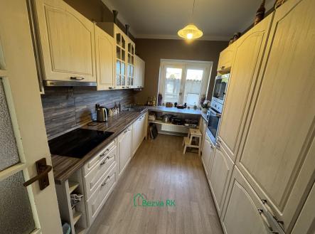 Prodej - dům/vila, 270 m²