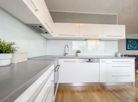 . | Pronájem bytu, 3+kk, 78 m²