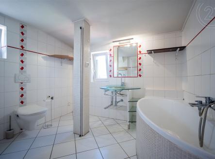 . | Prodej - dům/vila, 205 m²