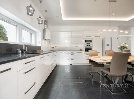 . | Prodej - dům/vila, 224 m²