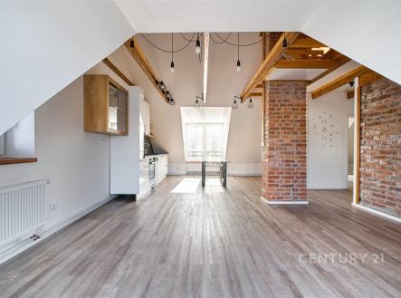 . | Pronájem bytu, 3+kk, 90 m²