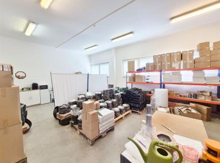 . | Pronájem - skladovací prostor, 200 m²